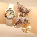 Heiße verkaufenlederband-Schmetterling dünne Armbanduhr mit Perlenanhänger